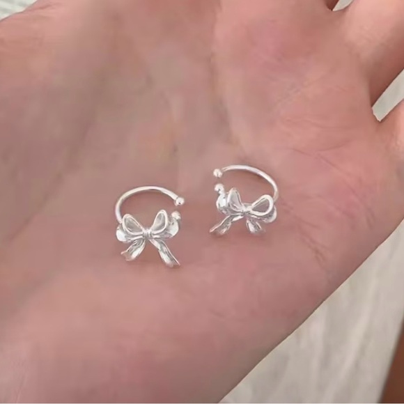 Elegant Silver Ear Cuff Set - Picture 2 of 4